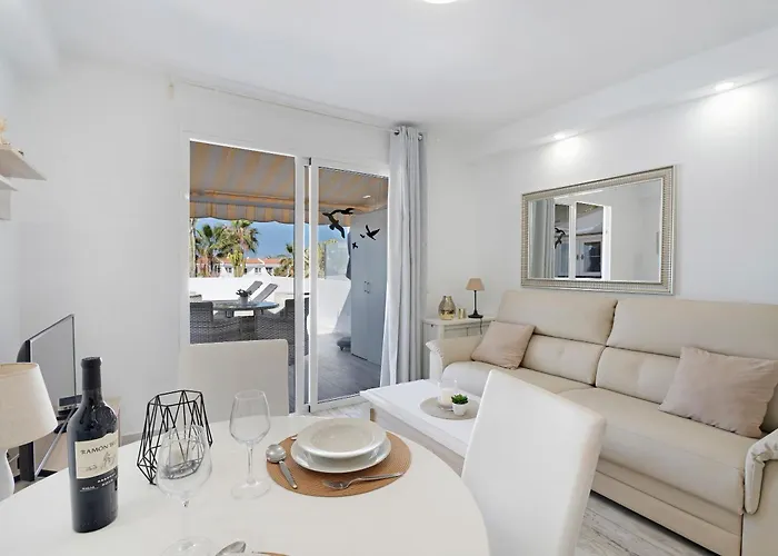 Island Village Heights Διαμέρισμα