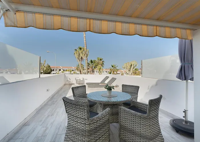 Island Village Heights Διαμέρισμα *