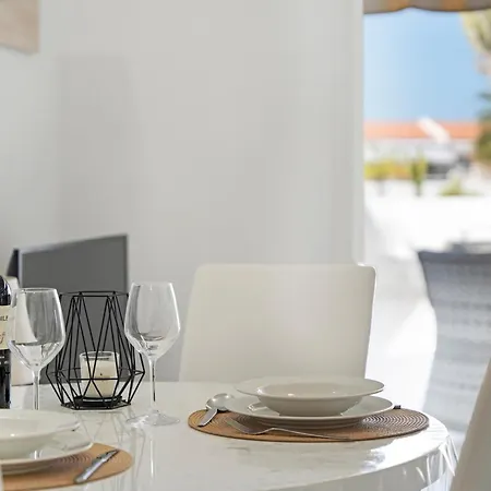 Island Village Heights Appartamento